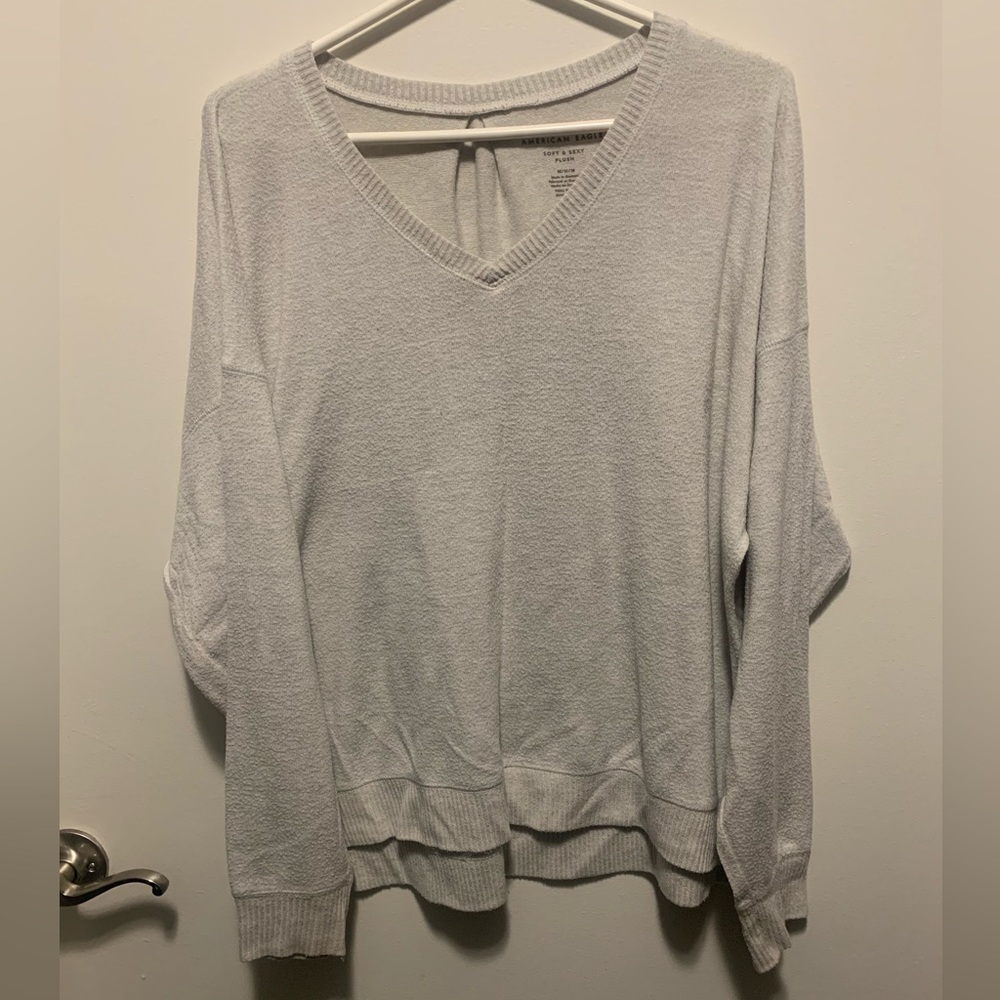 American Eagle v neck sweater